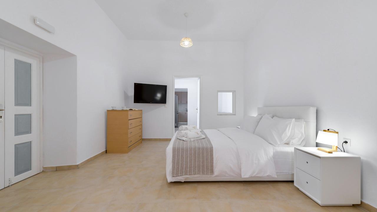 Iriana Suites サントリーニ エクステリア 写真